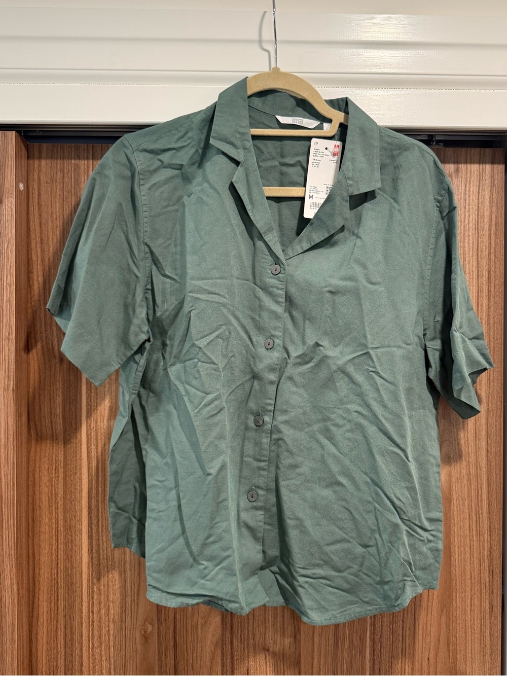 Women's Short-Sleeve Button-Up Shirt in Green M